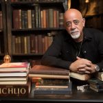 Paulo_Coelho_and_book_The_Alchemist