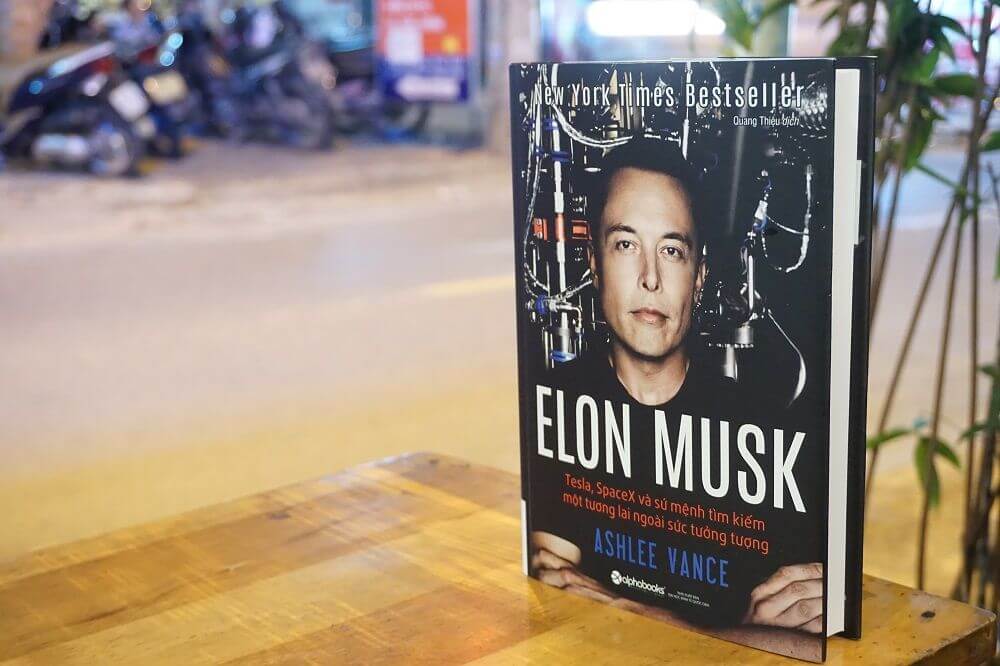 review-elon-musk-Tesla-SpaceX