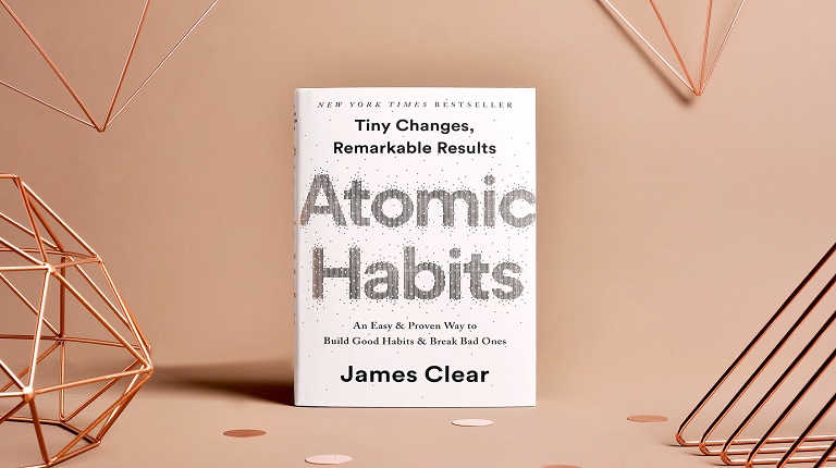 Atomic Habits: An Easy & Proven Way to Build Good Habits & Break Bad Ones  By James Clear